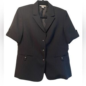 Dress Barn black with white pinstripe short sleeve blazer, size 10